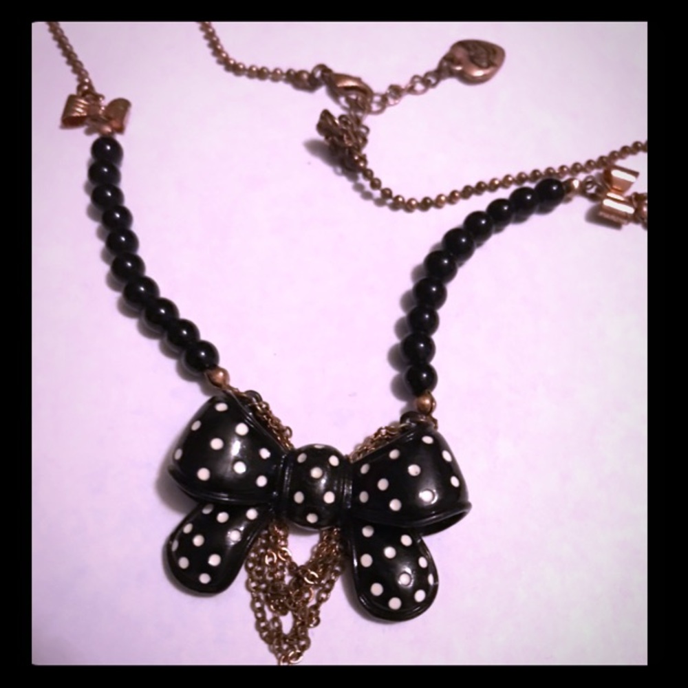 Betsy Johnson bow necklace